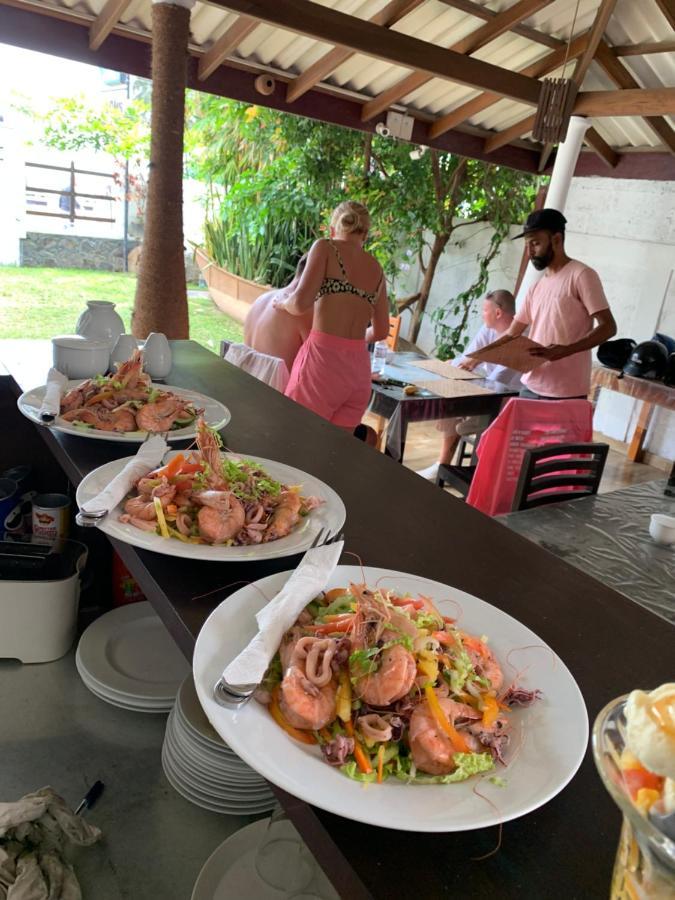 לינה וארוחת בוקר ווליגאמה Ceylon Surf Guest And Restaurant מראה חיצוני תמונה